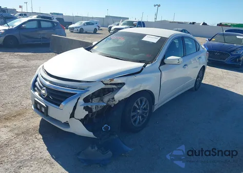 2015 Nissan Altima 2.5 S z USA, uszkodzony, nr VIN 1N4AL3AP9FC577681